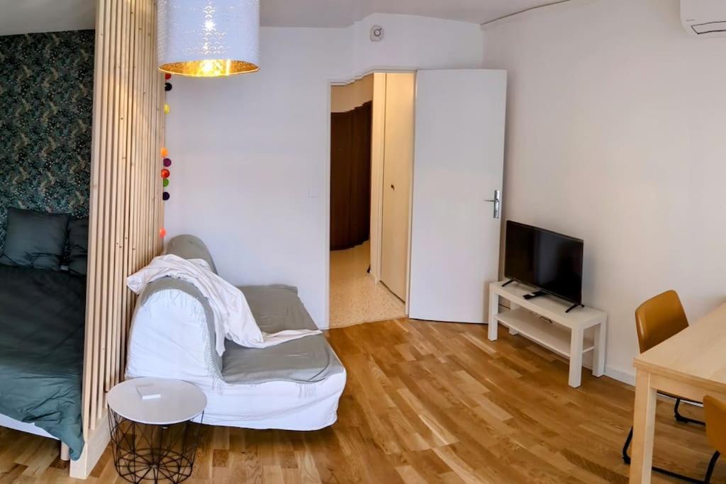 Bulle Cosy Apartment มงต์เปอลิเยร์ ภายนอก รูปภาพ